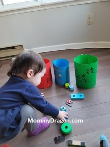 2 Fun Chinese Sorting Activities for Toddlers